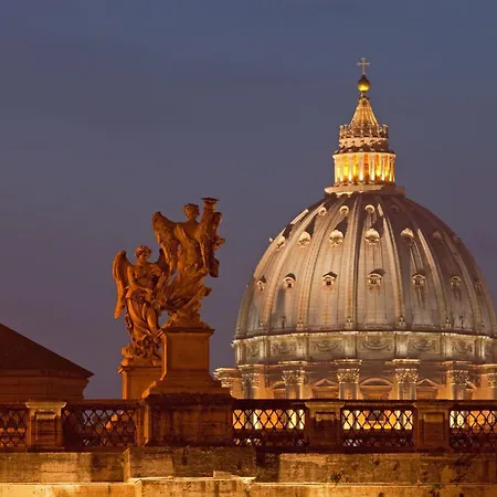 Vatican Luxury Suite